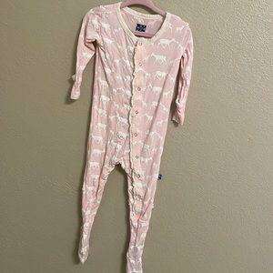 Kickee pants footie